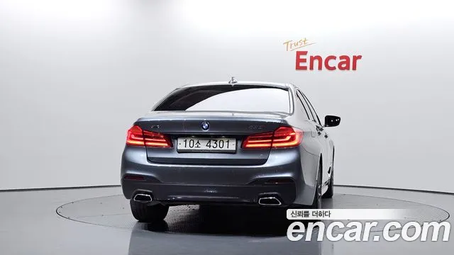 BMW 5-Series 2017 thumb 4