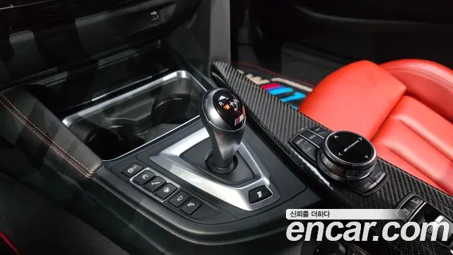 BMW M4 2018 thumb 9