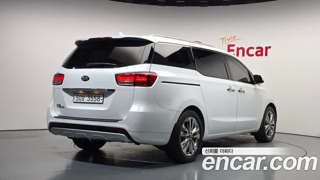 Kia Carnival 2014 thumb 2