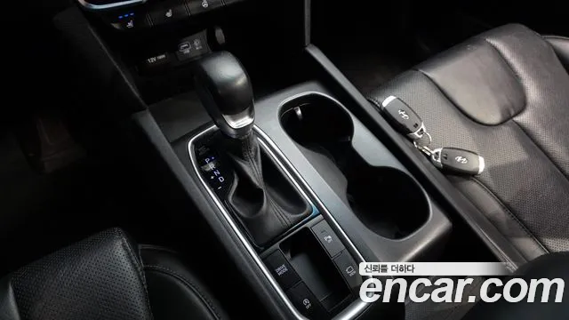 Hyundai Santa Fe 2019 thumb 8