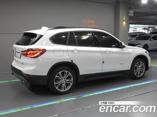 BMW X1 2016 thumb 3