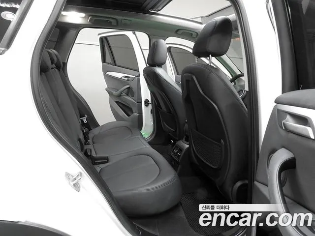 BMW X1 2016 thumb 10