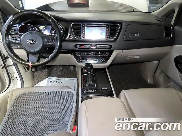 Kia Carnival 2015 thumb 7