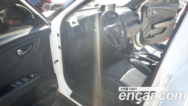 KG_Mobility_Ssangyong TIBOLI 2017 thumb 10