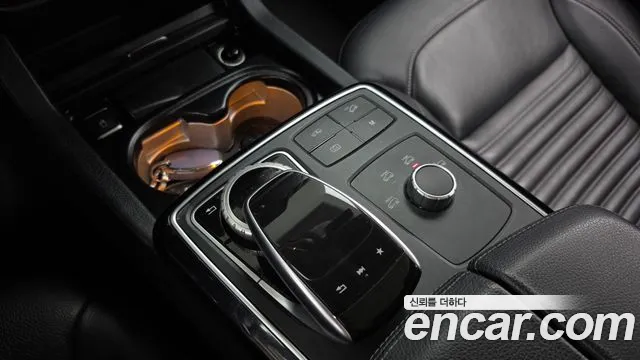 Mercedes-Benz GLE 2017 thumb 8