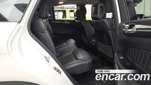 Mercedes-Benz GLE 2017 thumb 11