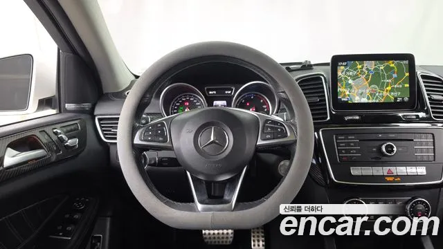 Mercedes-Benz GLE 2017 thumb 12