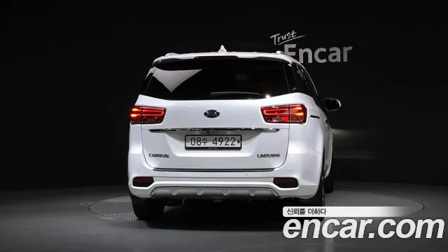 Kia Carnival 2018 thumb 4