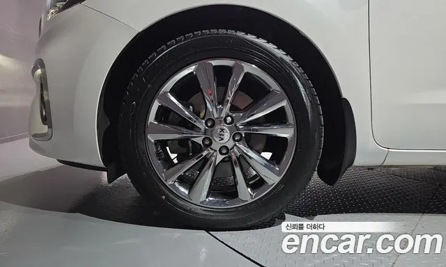 Kia Carnival 2018 thumb 5