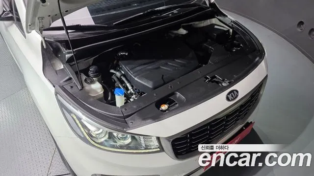 Kia Carnival 2018 thumb 6