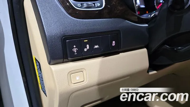 Kia Carnival 2018 thumb 12