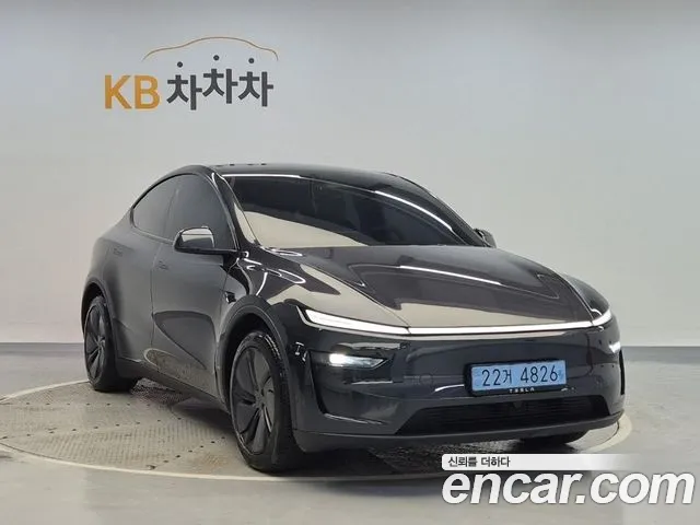 Tesla Model Y 2026 thumb 4
