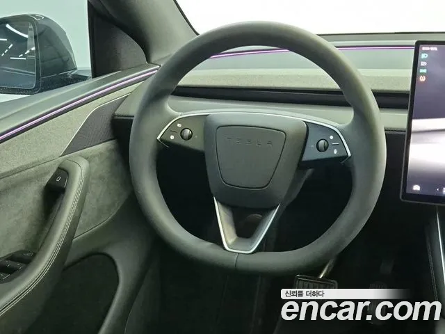 Tesla Model Y 2026 thumb 9