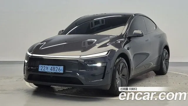 Tesla Model Y 2026 thumb 12