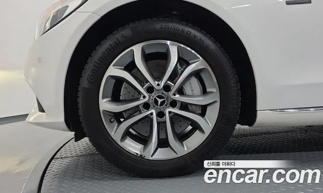 Mercedes-Benz C-Класс 2018 thumb 4