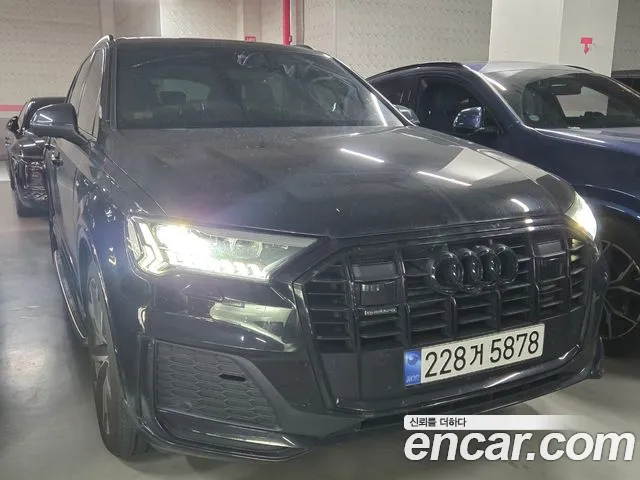 Audi Q7 2023 thumb 2
