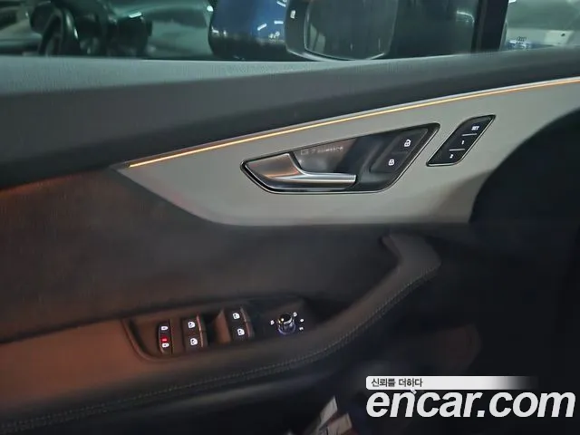 Audi Q7 2023 thumb 6
