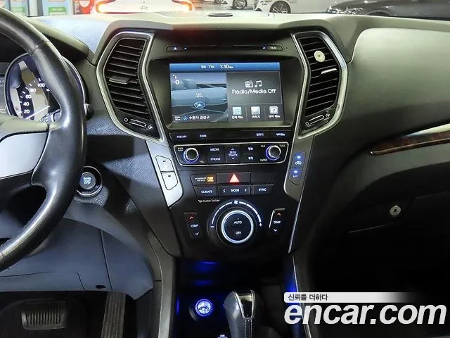 Hyundai Santa Fe 2016 thumb 11