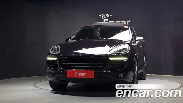 Porsche Cayenne 2017 thumb 3