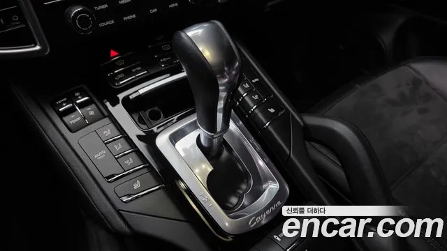 Porsche Cayenne 2017 thumb 9