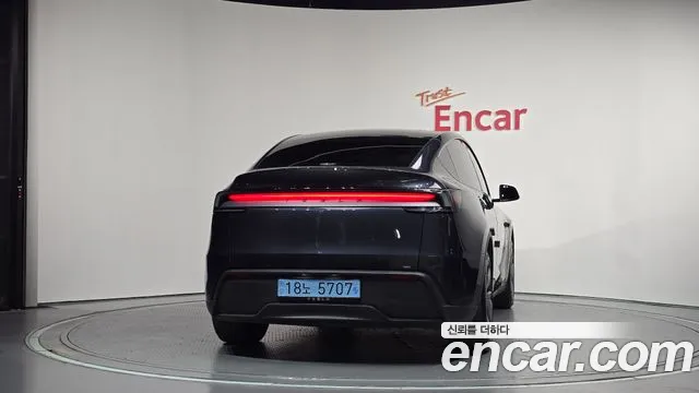 Tesla Model Y 2026 thumb 4