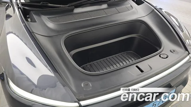 Tesla Model Y 2026 thumb 6
