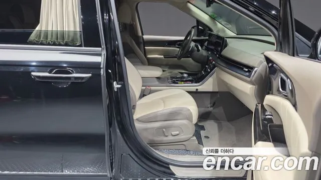 Kia Carnival 2022 thumb 11