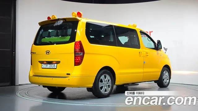 Hyundai Starex 2018 thumb 2