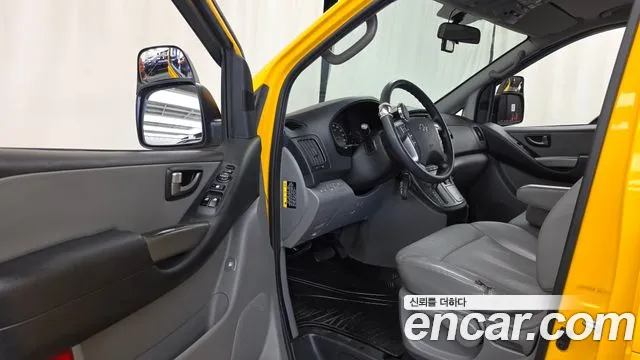 Hyundai Starex 2018 thumb 10