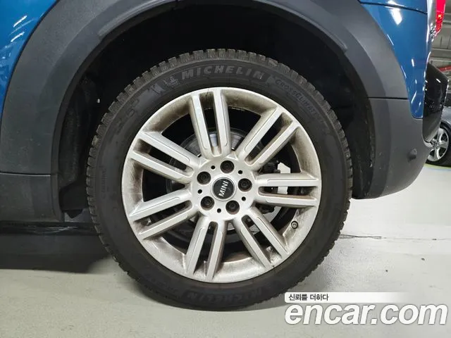 MINI Countryman 2019 thumb 6