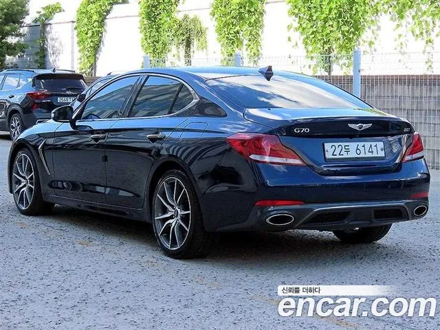 Genesis G70 2019 thumb 2