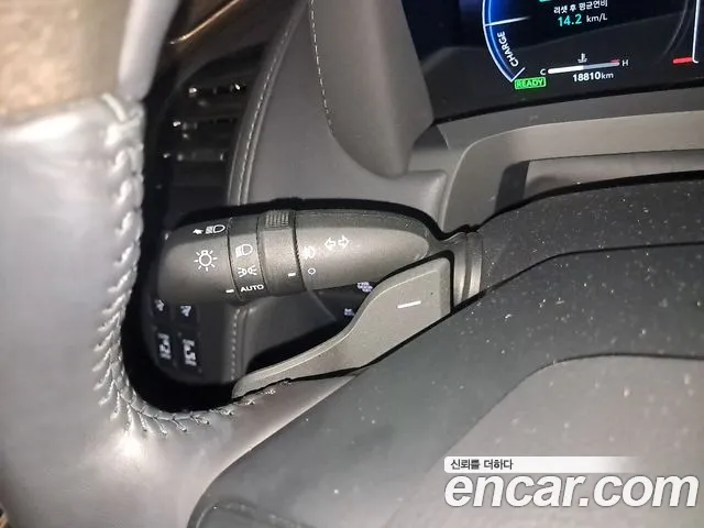 Toyota Alphard 2025 thumb 9