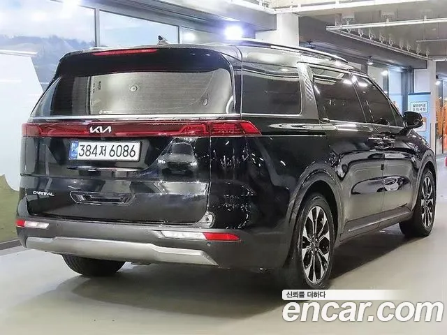Kia Carnival 2023 thumb 2