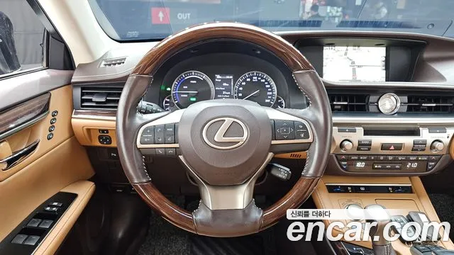 Lexus ES 2018 thumb 12