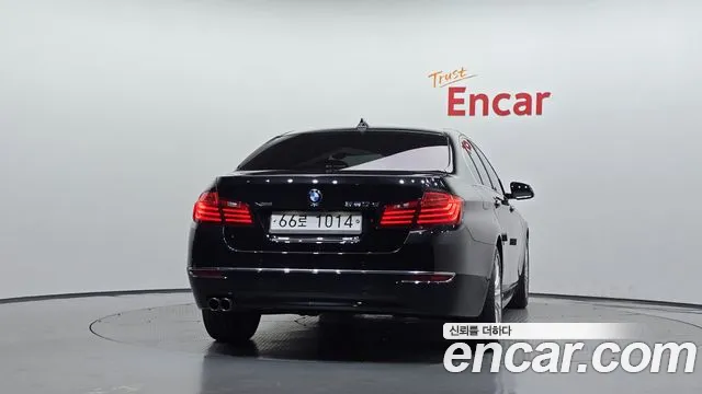 BMW 5-Series 2016 thumb 4