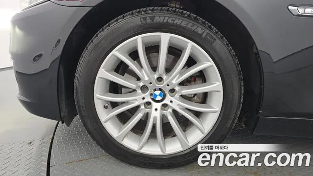 BMW 5-Series 2016 thumb 5