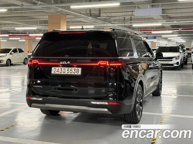 Kia Carnival 2023 thumb 2