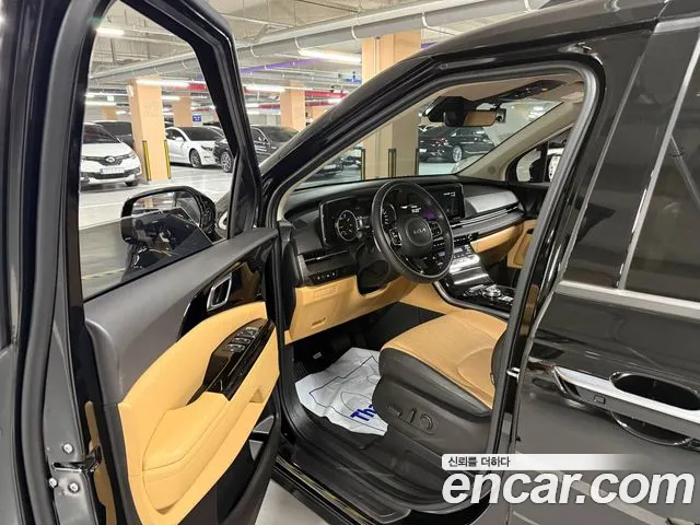 Kia Carnival 2023 thumb 6