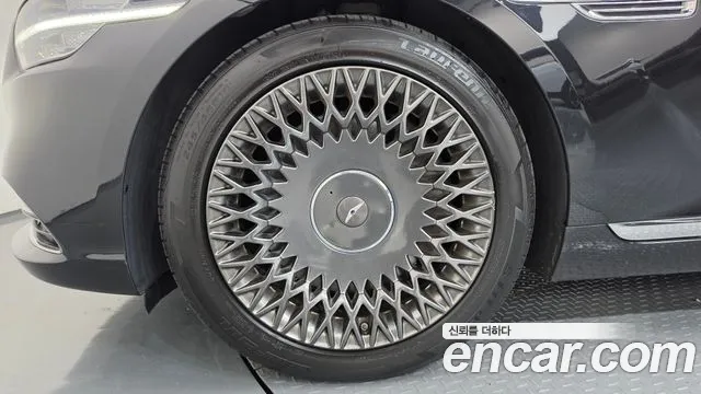 Genesis G90 2019 thumb 5