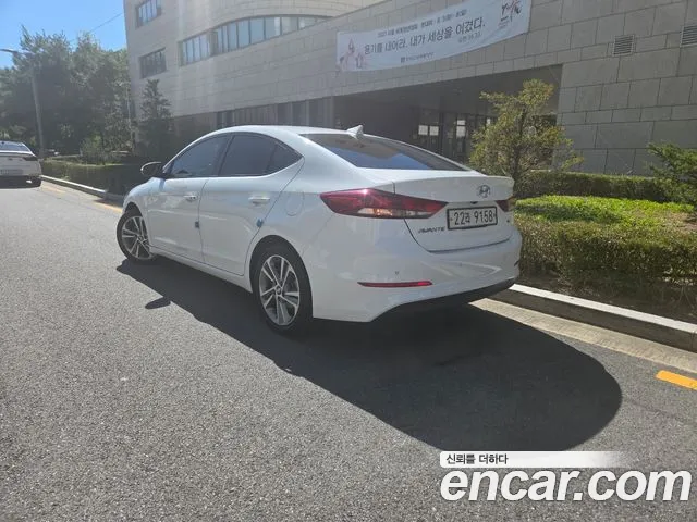 Hyundai Avante 2018 thumb 4