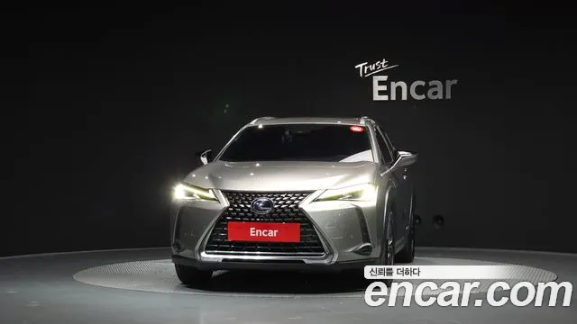 Lexus UX 2019 thumb 3