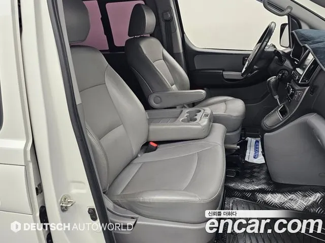 Hyundai Starex 2018 thumb 10