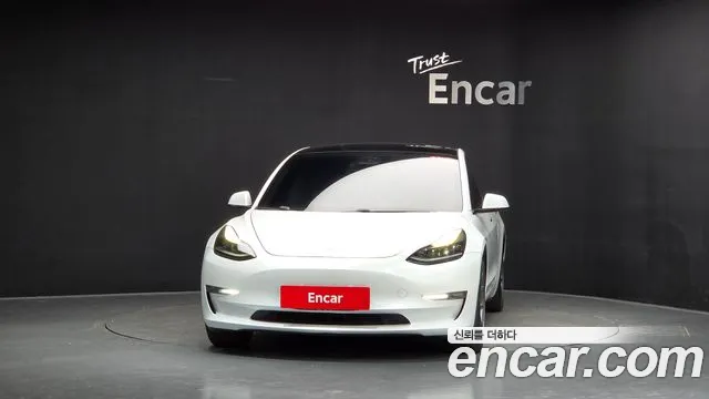 Tesla Model 3 2021 thumb 2