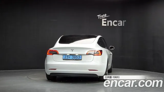 Tesla Model 3 2021 thumb 3
