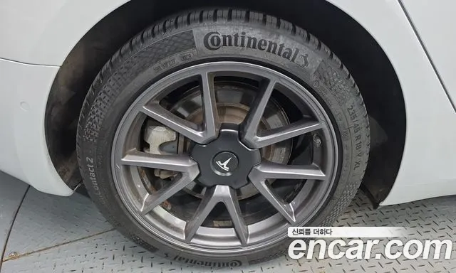 Tesla Model 3 2021 thumb 4