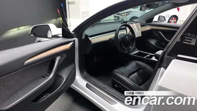 Tesla Model 3 2021 thumb 9