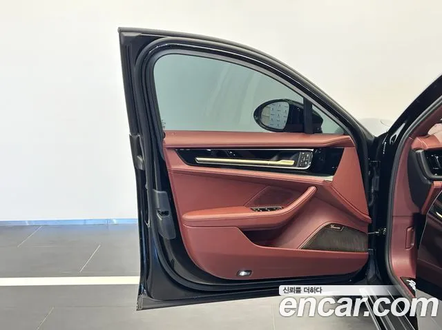 Porsche Panamera 2026 thumb 9