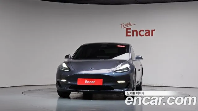 Tesla Model 3 2020 thumb 3