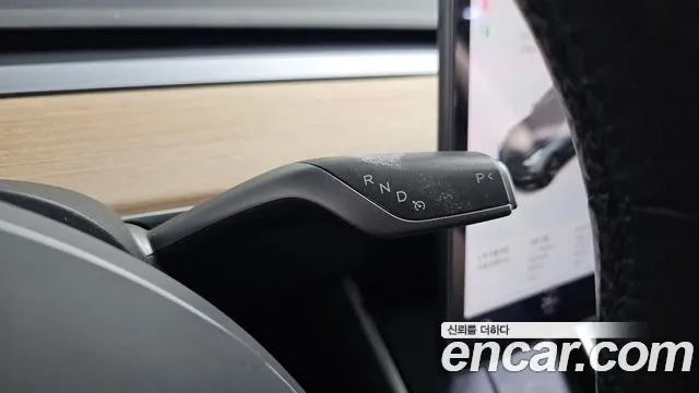 Tesla Model 3 2020 thumb 9