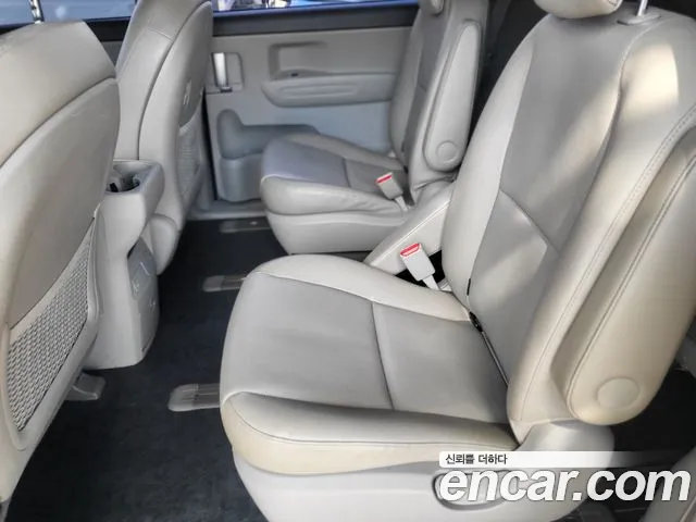 Kia Carnival 2018 thumb 7